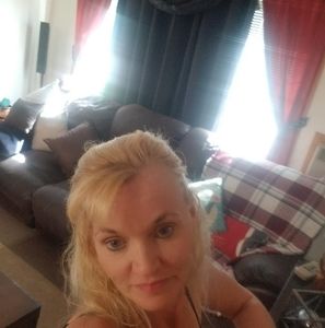 Meet your Posher, Elaina